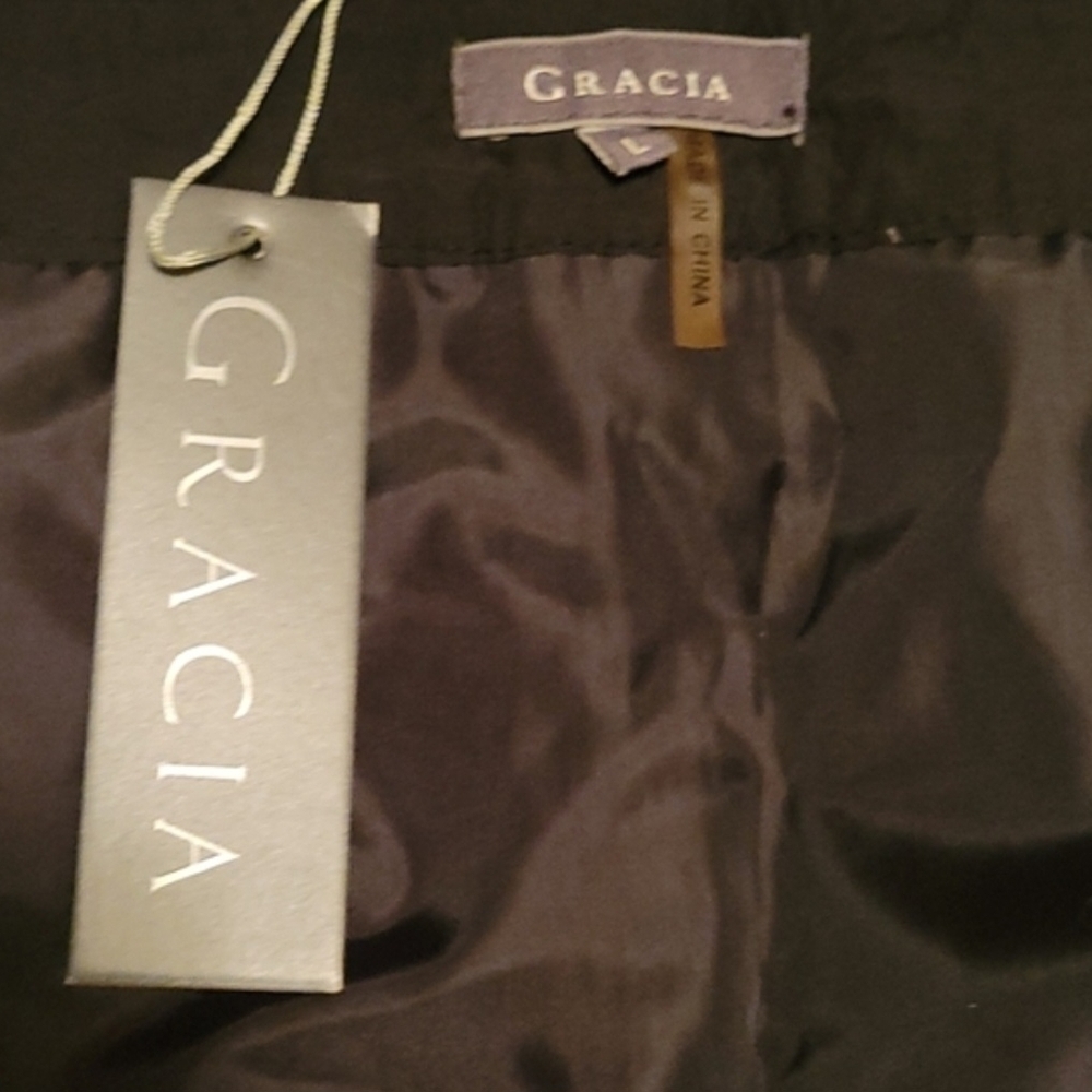 Gracia Black Feathered Mini Skirt - Picture 3 of 6